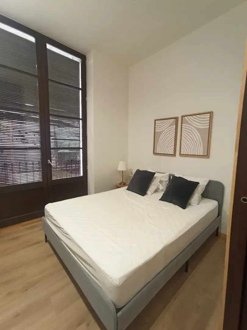 Schlafzimmer von Wohnung zur Miete in Barcelona mit Klimaanlage, Heizung und Parkett