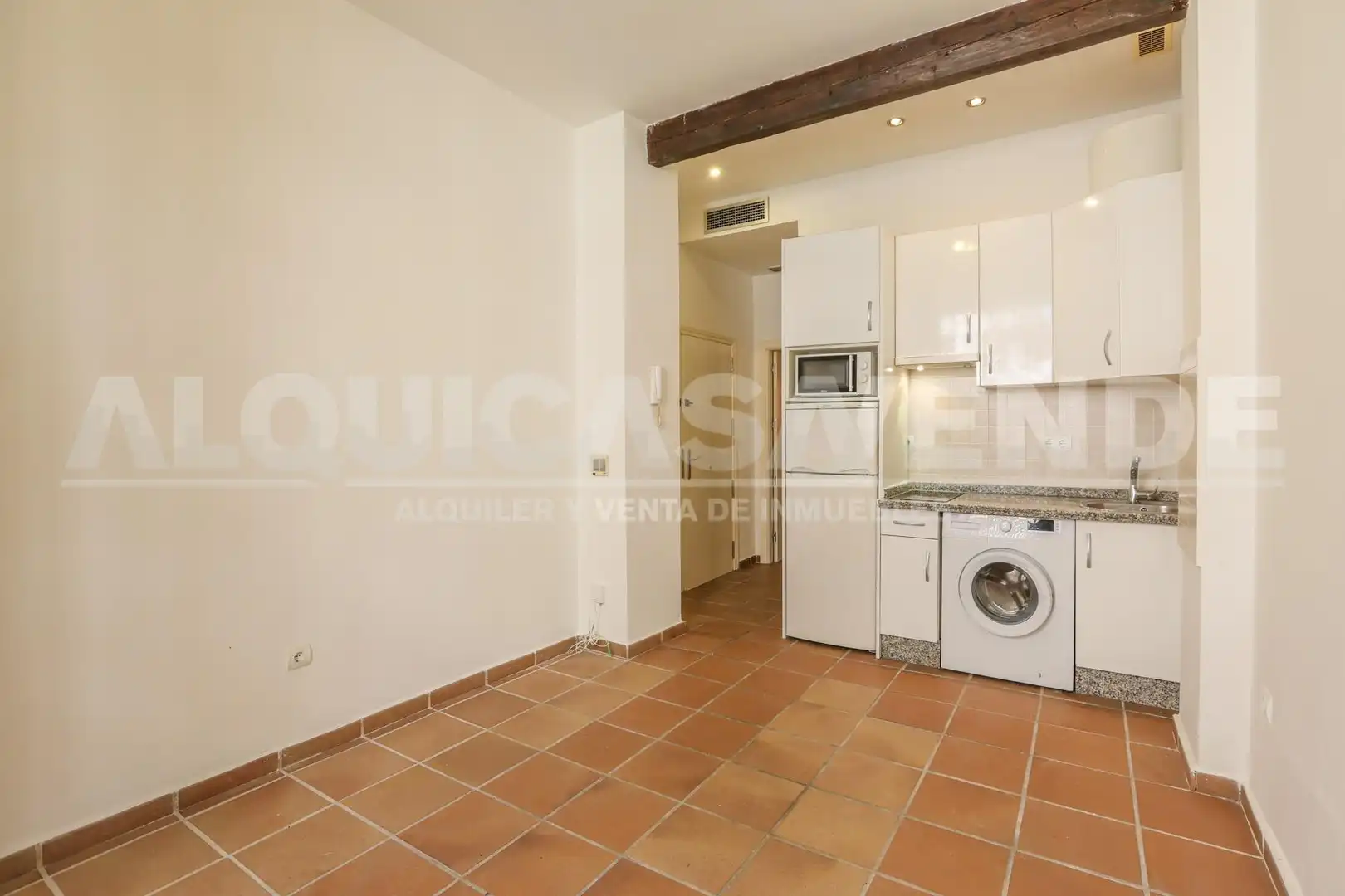 Cocina de Apartamento en venta en Sevilla con Aire acondicionado, Amueblado y Balcón