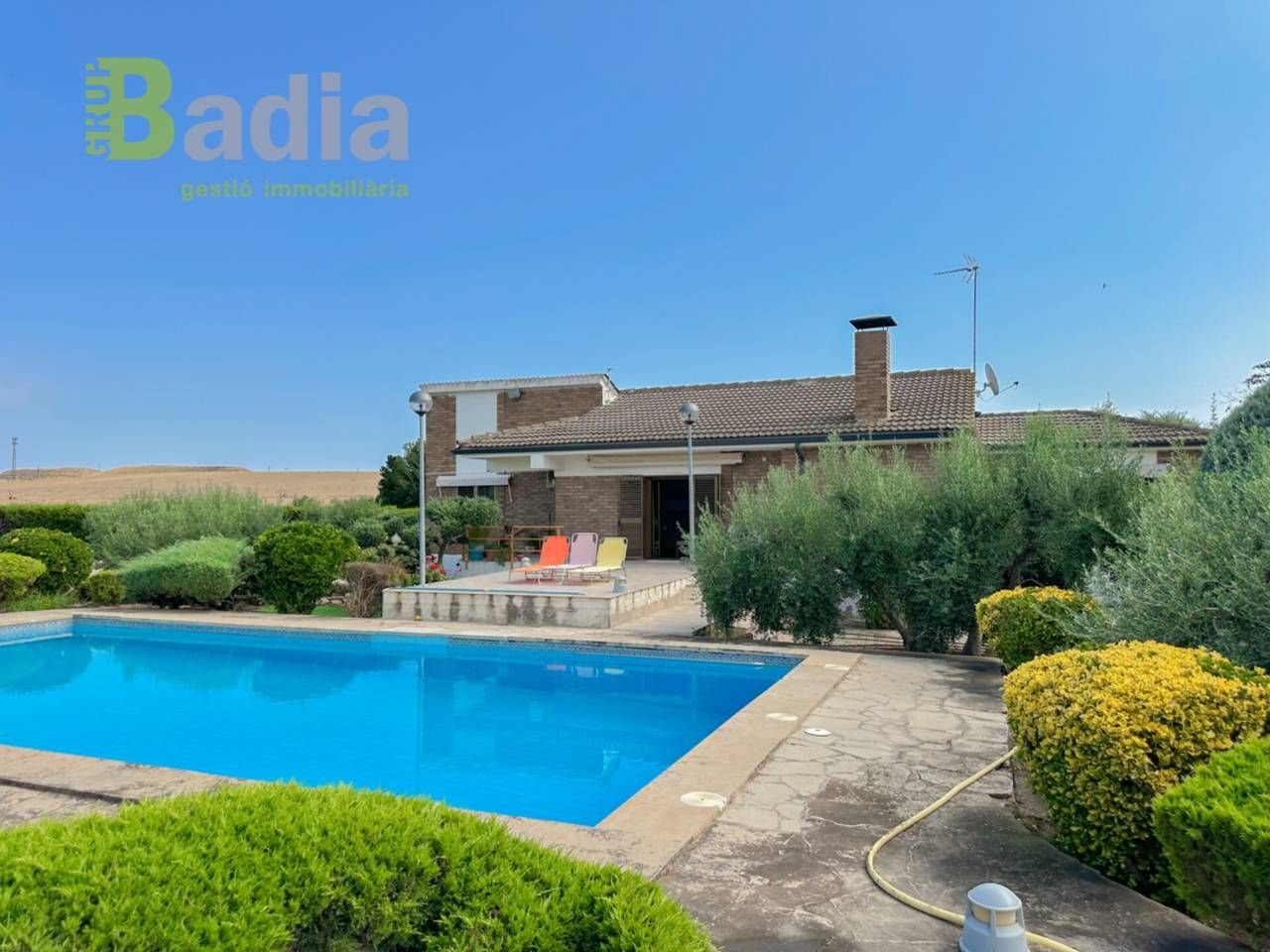 Vista exterior de Casa o xalet en venda en Alcarràs amb Calefacció, Jardí privat i Terrassa