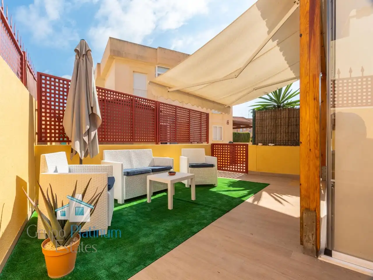 Terrassa de Casa o xalet en venda en Mazarrón amb Traster, Piscina i Moblat