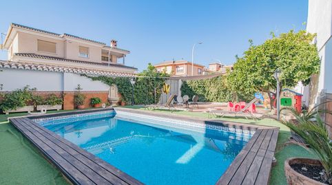 Encantador chalet ubicado en la mejor zona de Maracena, con Barbacoa y Piscina