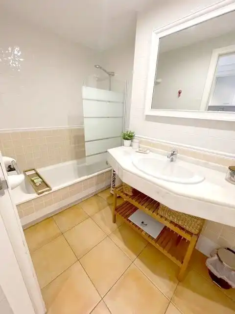 Baño de Apartamento de alquiler en Altea con Aire acondicionado, Calefacción y Terraza
