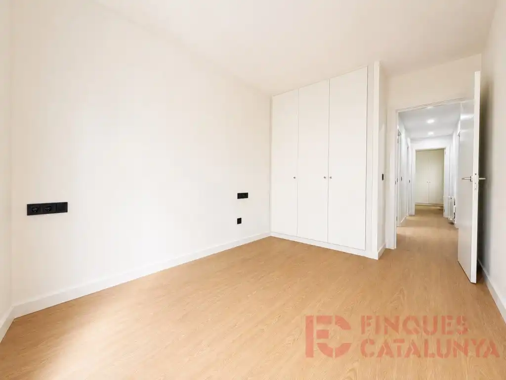Habitación de Piso en venta en Girona con Calefacción y Balcón