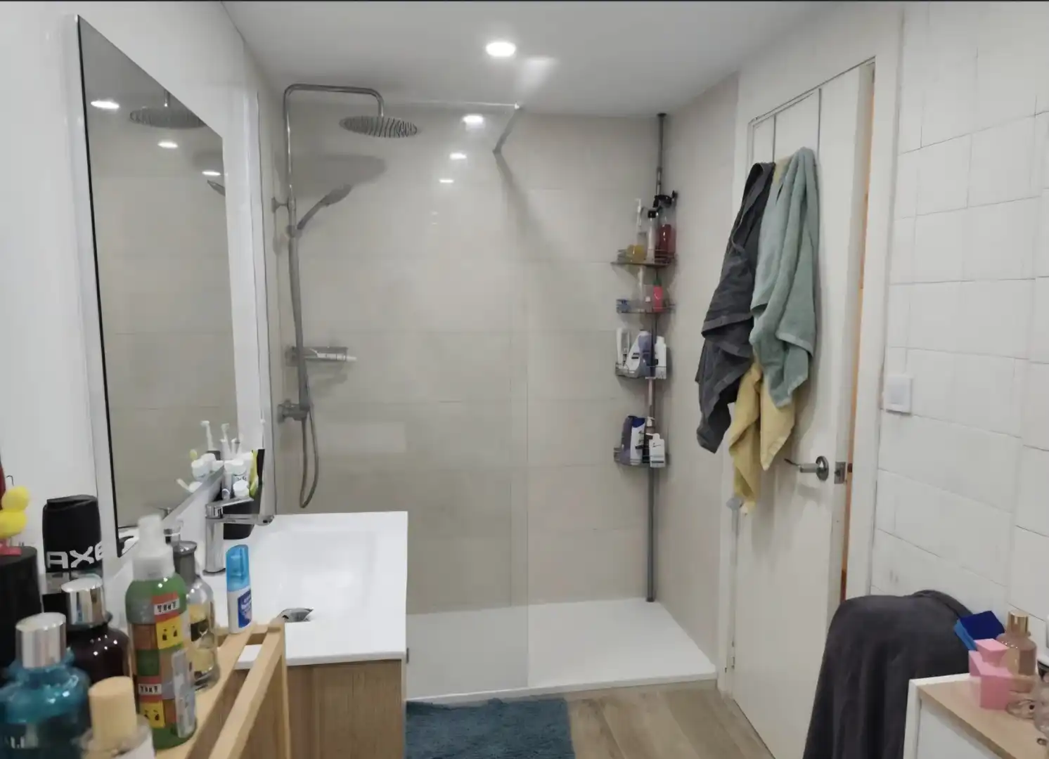 Badezimmer von Wohnung zum Verkauf in Torelló mit Balkon