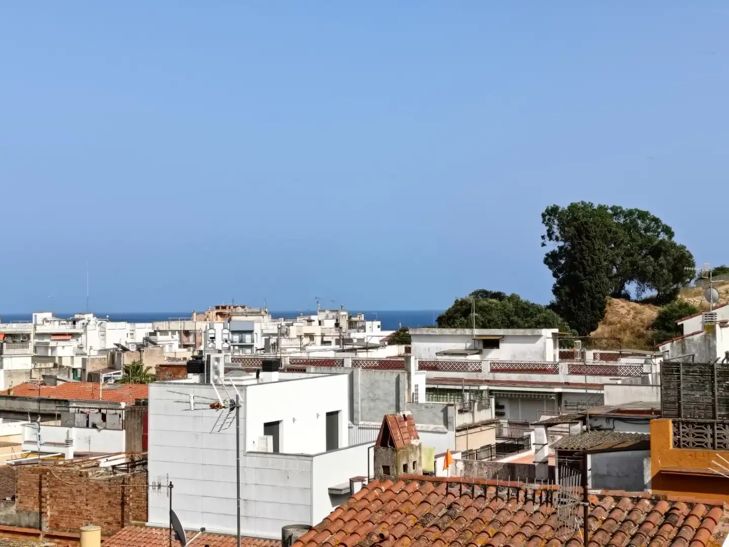 Vista exterior de Ático de alquiler en Blanes con Terraza, Amueblado y Lavadora