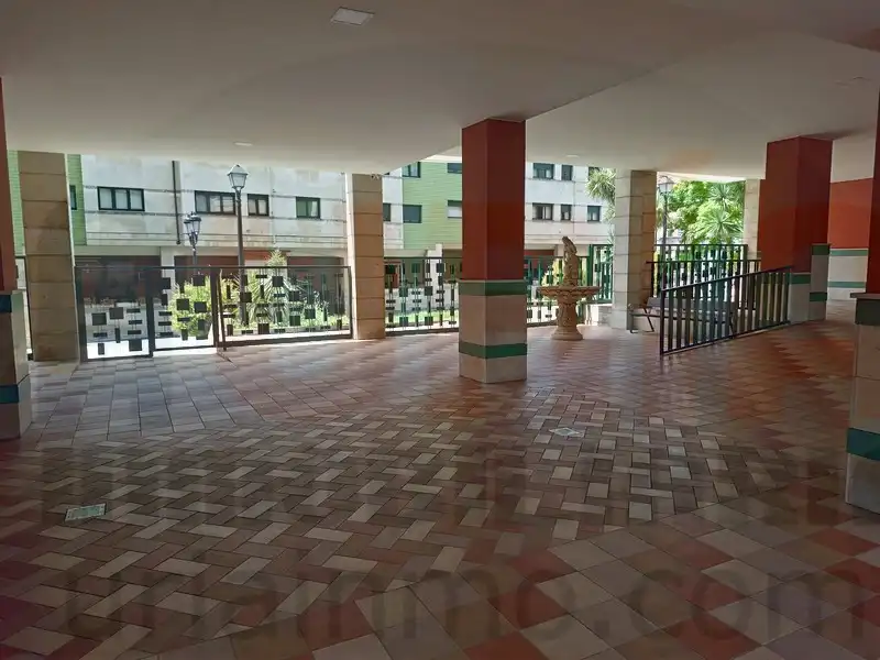 Pis en venda en Oviedo  amb Calefacció, Terrassa i Traster