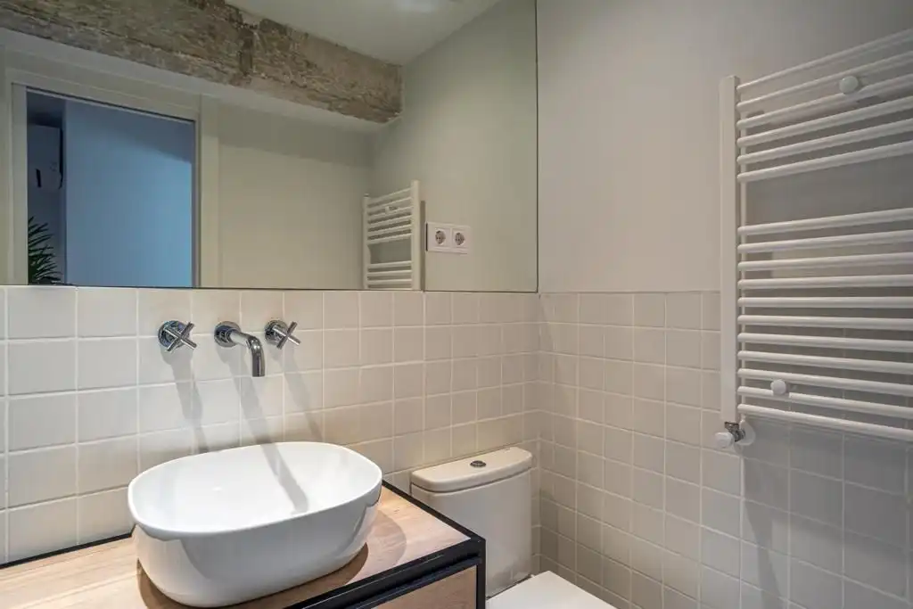Room in Calle del Arroyo, 30, Valdeacederas
