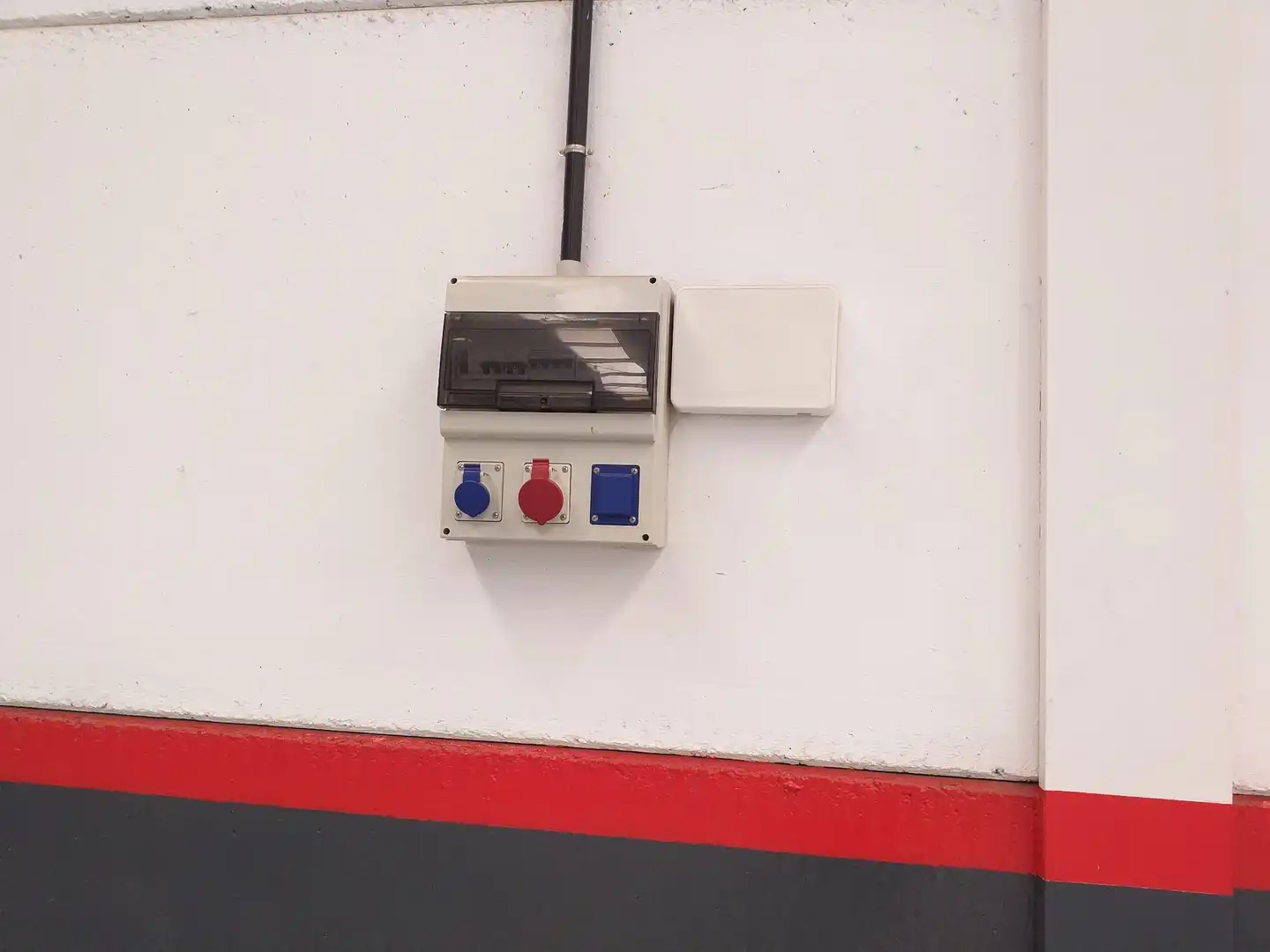 Parkplatz von Fabrikhallen zur Miete in El Rosario