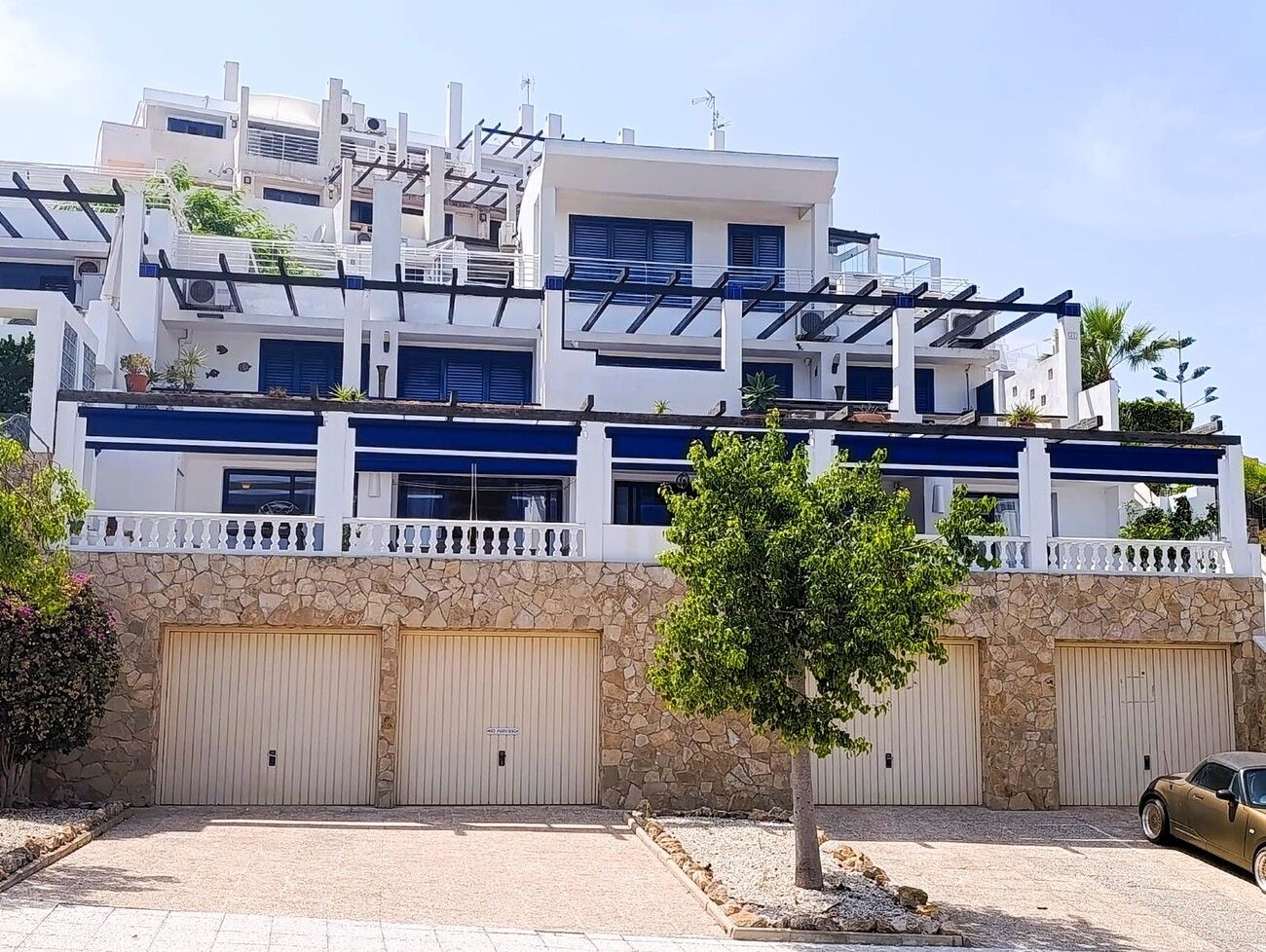 Exterior view of Apartment for sale in Orihuela  with Air Conditioner and Swimming Pool