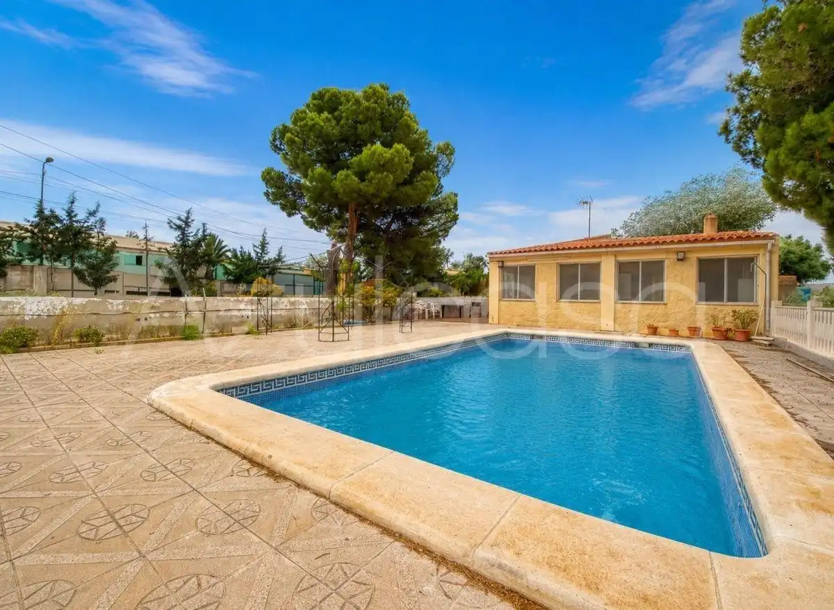 Piscina de Casa o chalet en venta en Alicante / Alacant con Aire acondicionado, Terraza y Trastero