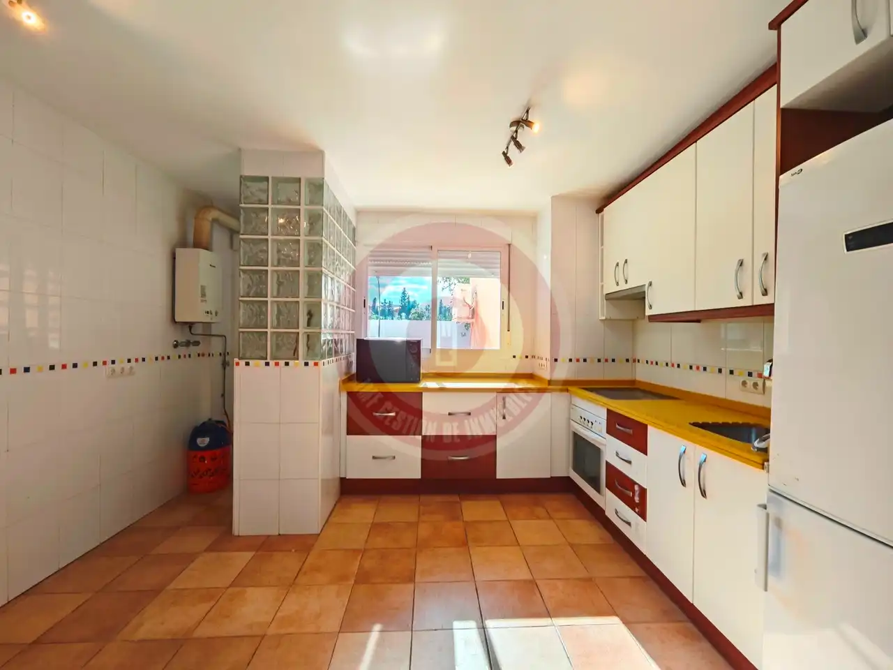 Küche von Wohnung zum Verkauf in Málaga mit Klimaanlage, Terrasse und Alarm