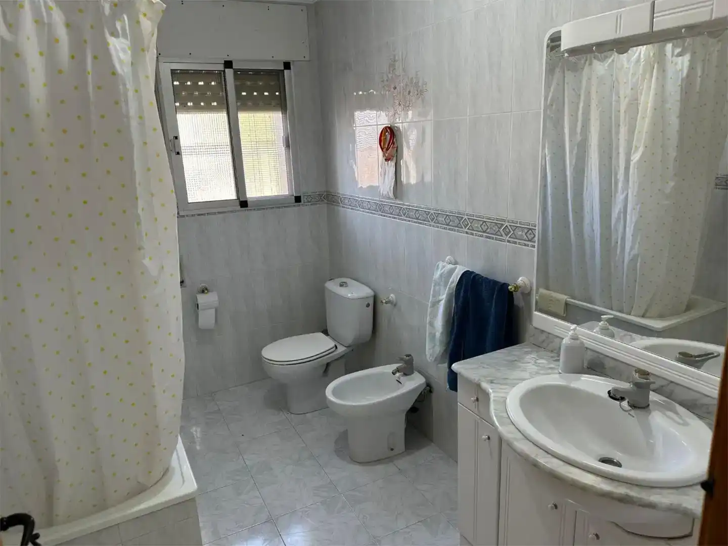 Baño de Piso en venta en Letur con Jardín privado, Trastero y Amueblado