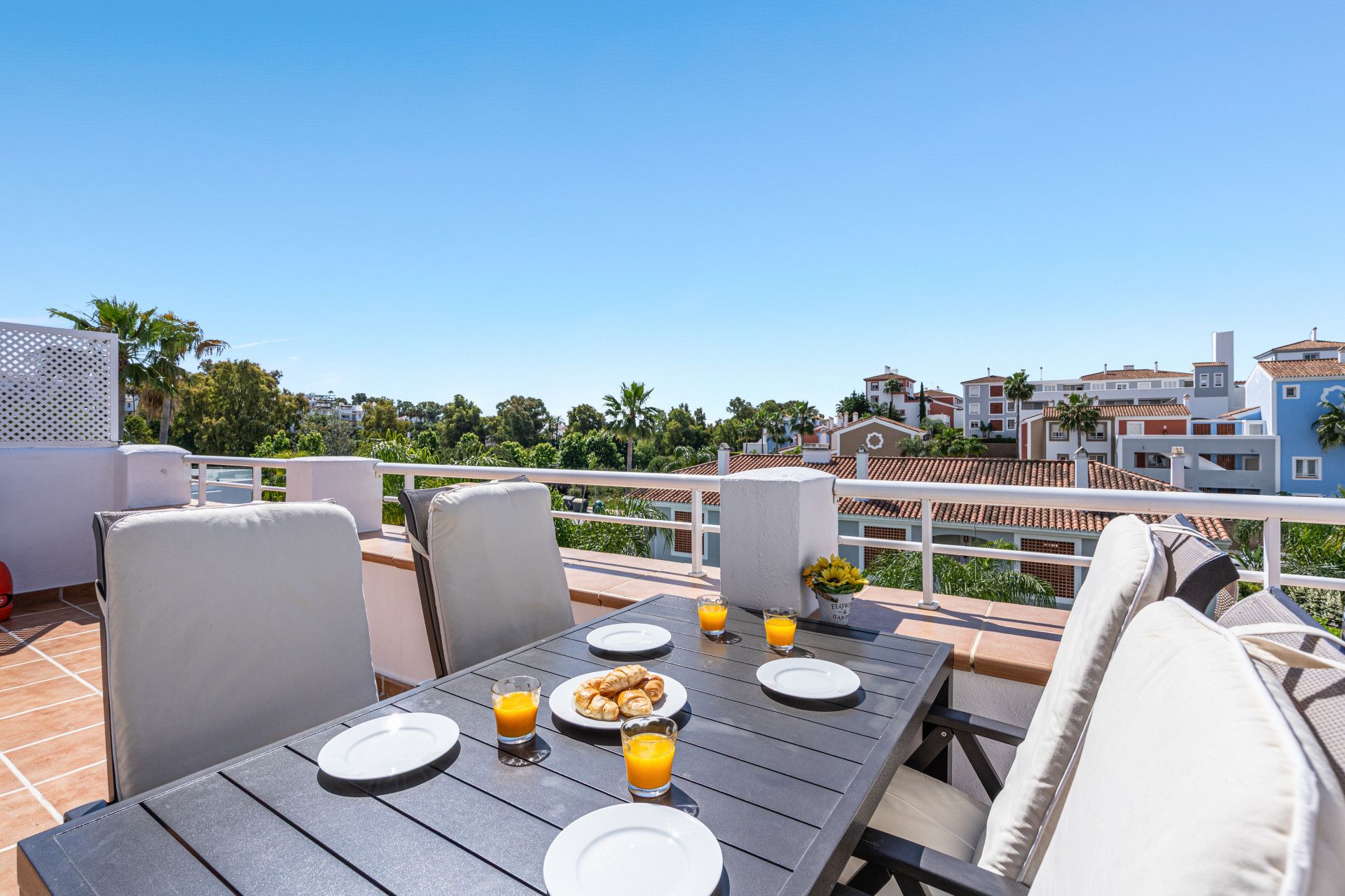 Terrassa de Apartament de lloguer en Estepona amb Aire condicionat, Terrassa i Traster