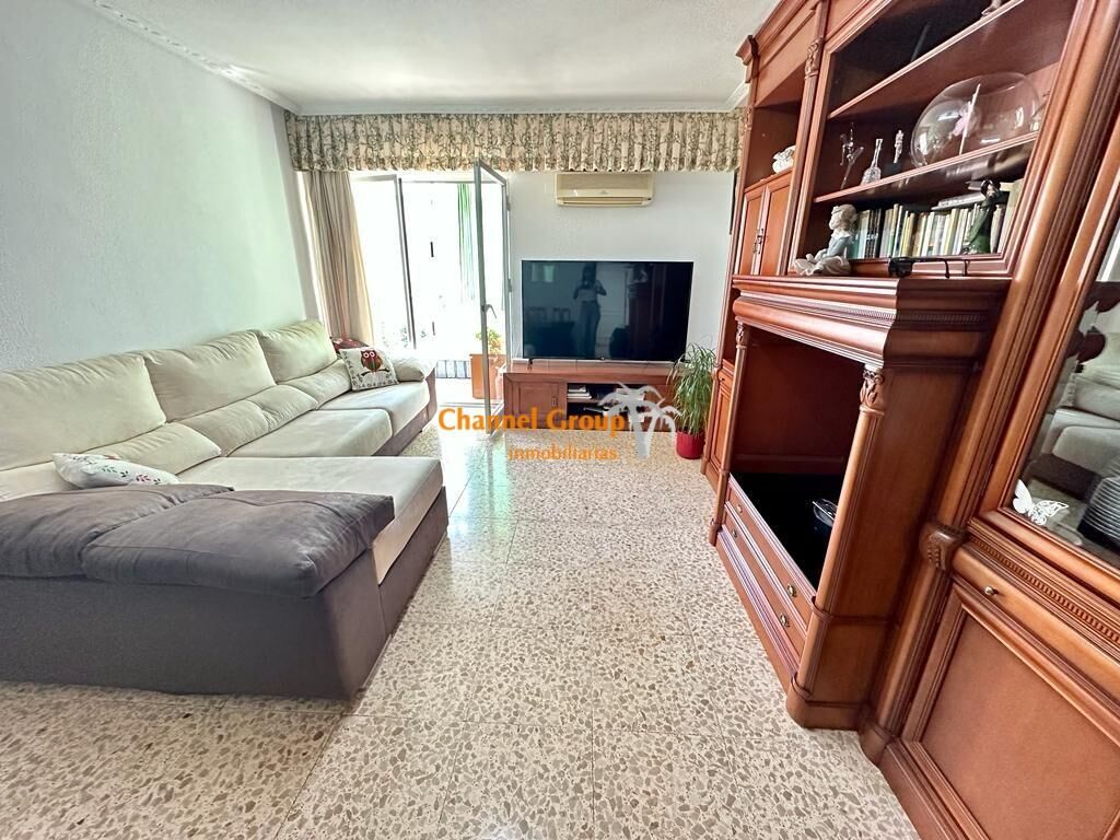 Living room of Apartment for sale in Elche / Elx  with Air Conditioner, Heating and Balcony