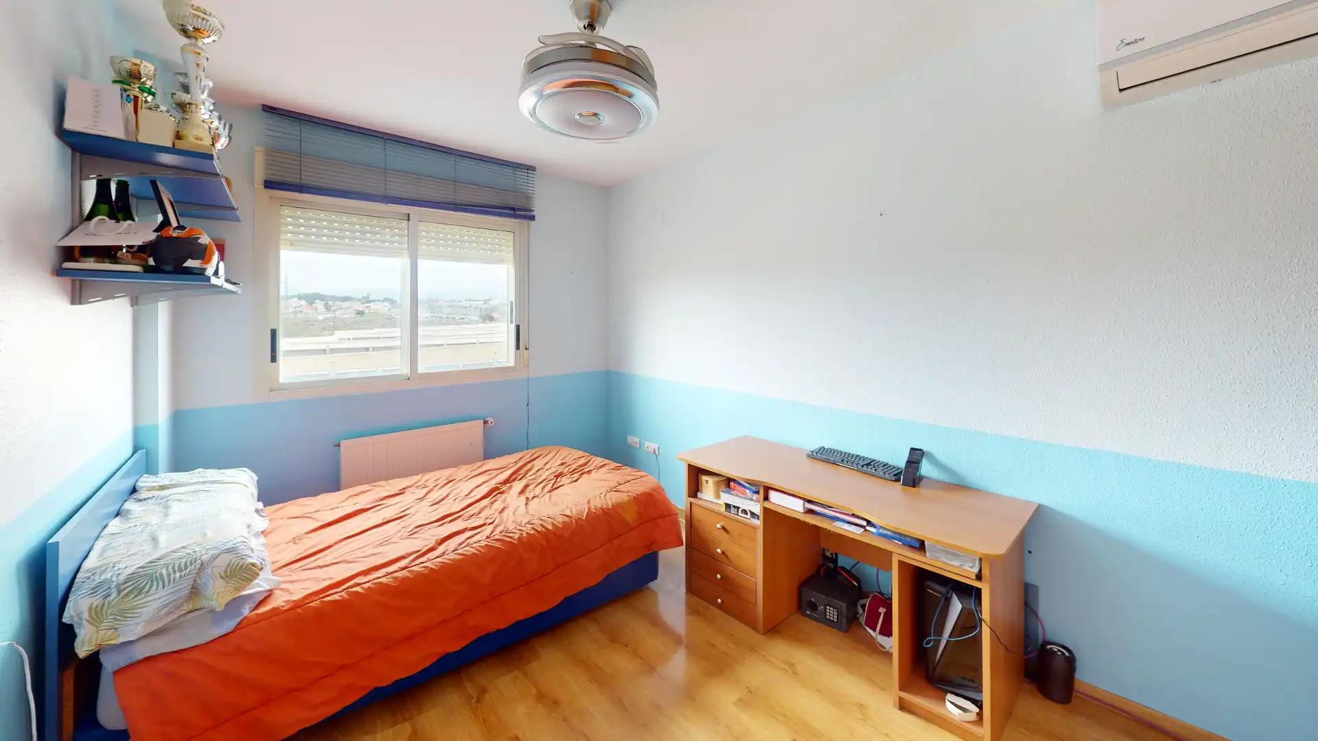 Habitación de Piso en venta en Alicante / Alacant con Aire acondicionado, Calefacción y Terraza