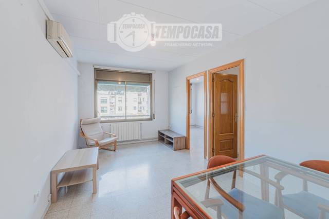 Piso en Venta en Carrer del President Companys en Riu Nord