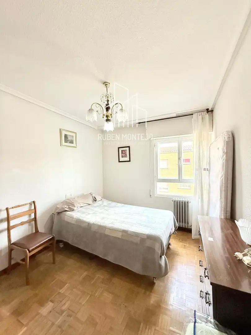 Bedroom of Flat for sale in Salamanca  with Heating, Terrace and Storage room