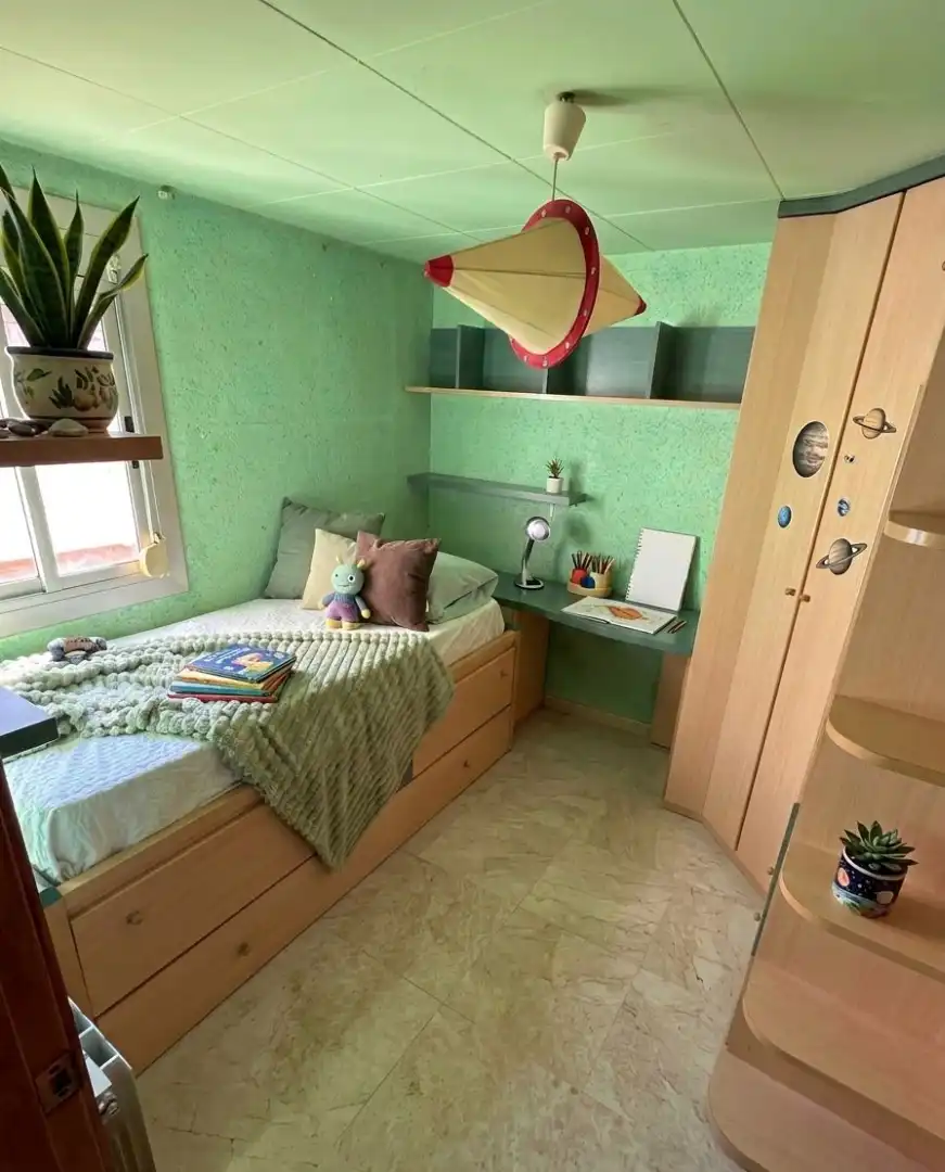 Schlafzimmer von Einfamilien-Reihenhaus zum Verkauf in Badalona mit Klimaanlage, Heizung und Terrasse