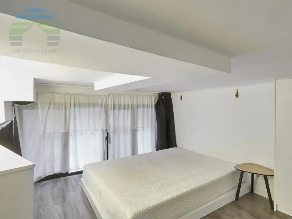 Habitación de Piso en venta en Barcelona con Aire acondicionado y Amueblado