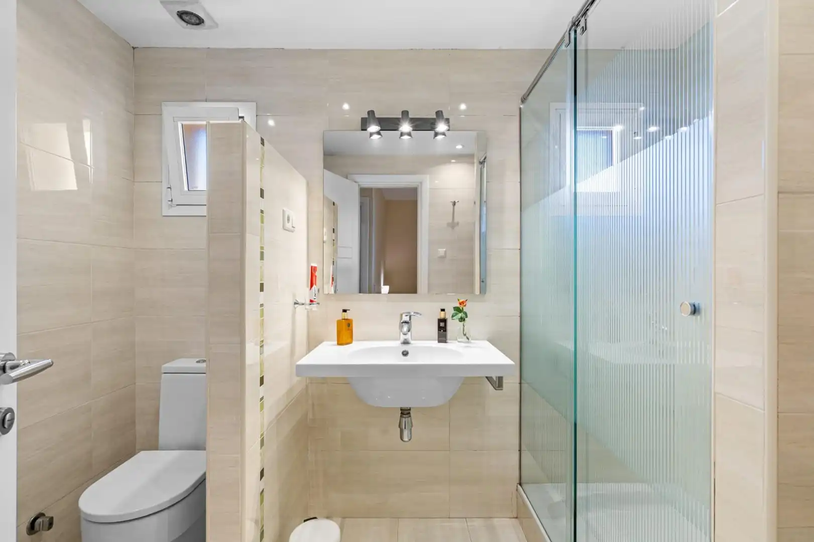 Bathroom of Detached homes for sale in Fuengirola  with Air Conditioner, Private garden and Terrace