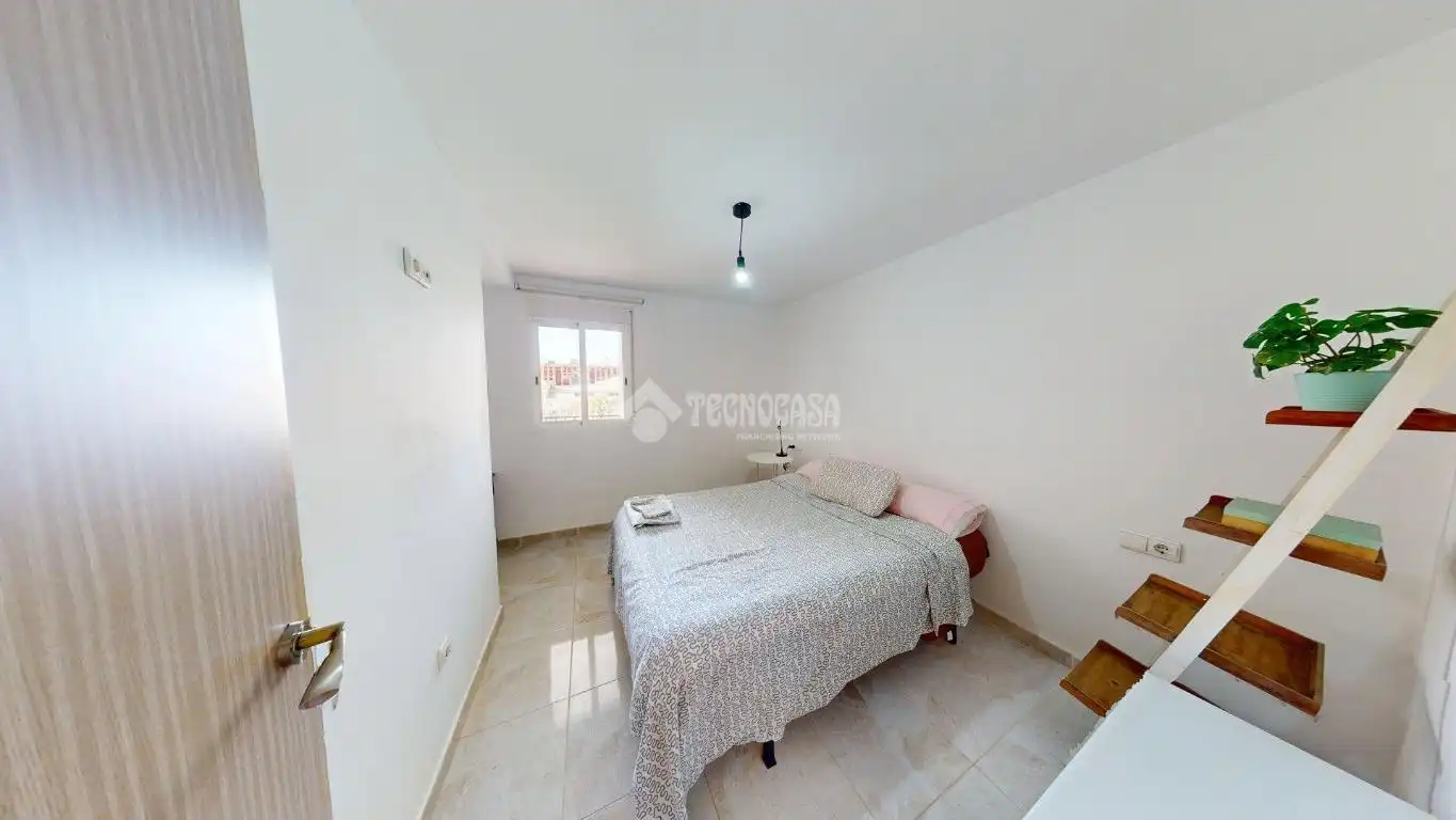 Habitación de Piso en venta en Valencia con Balcón