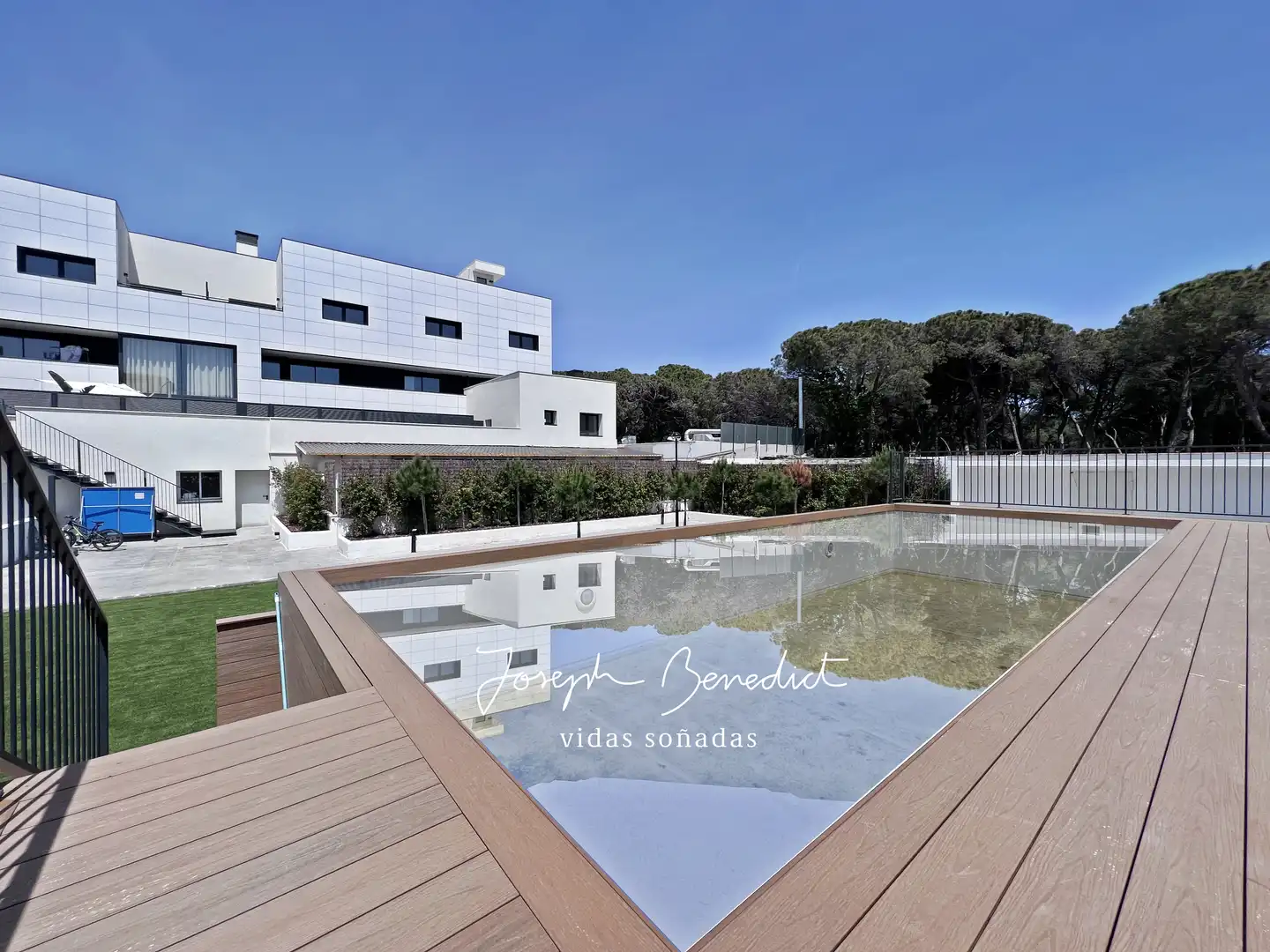 Swimming pool of Flat for sale in Gavà  with Air Conditioner, Heating and Parquet flooring