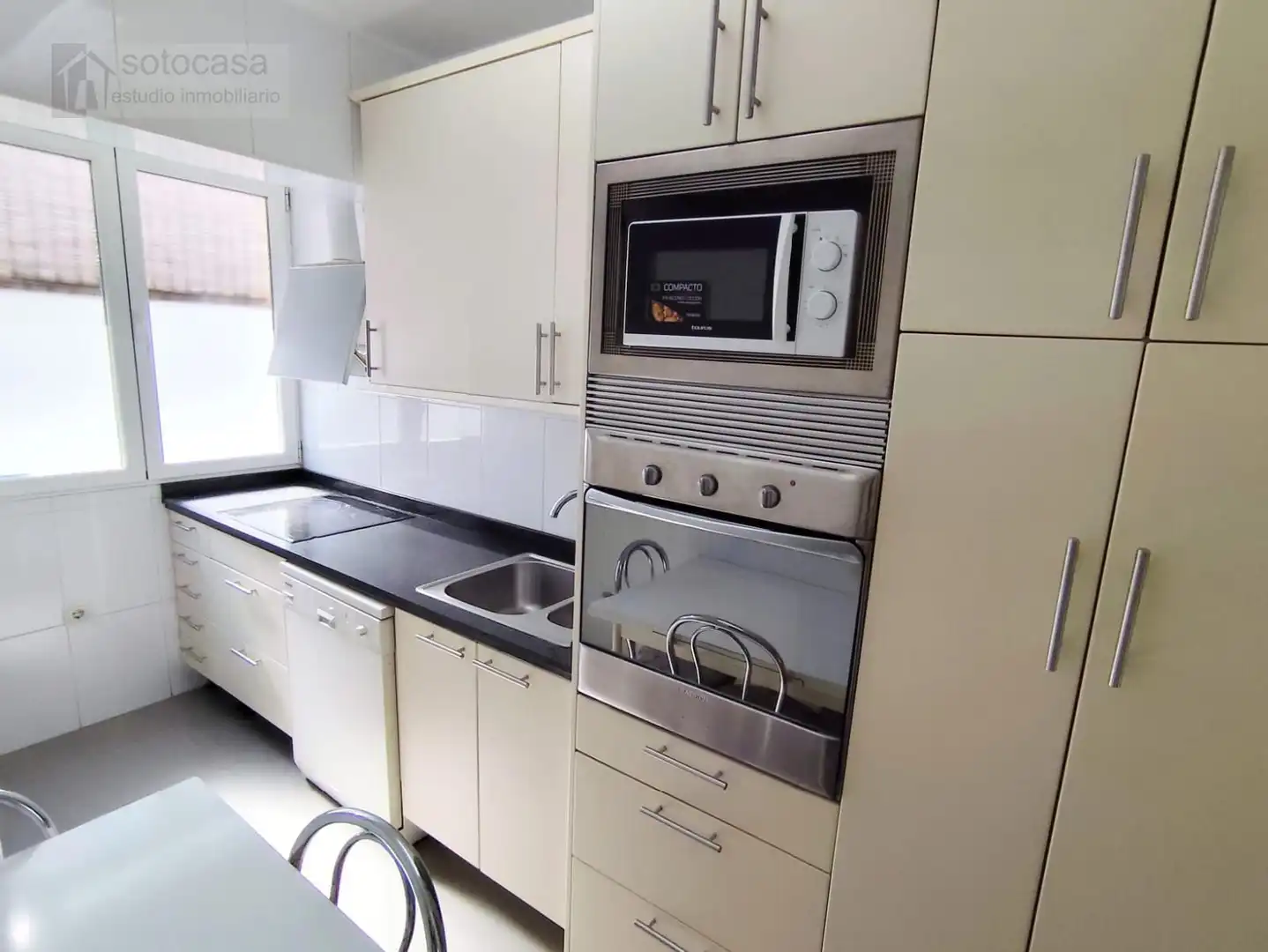 Cocina de Ático en venta en Valladolid con Calefacción, Trastero y Amueblado