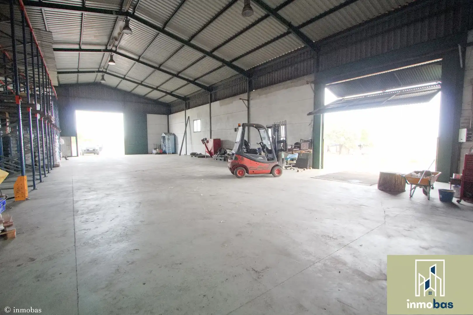 Nau industrial en venda en Valverde de Leganés