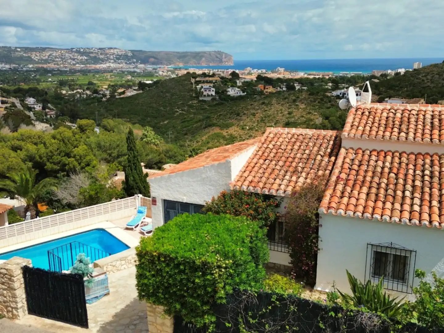 Vista exterior de Casa o chalet en venta en Jávea / Xàbia con Aire acondicionado, Calefacción y Piscina