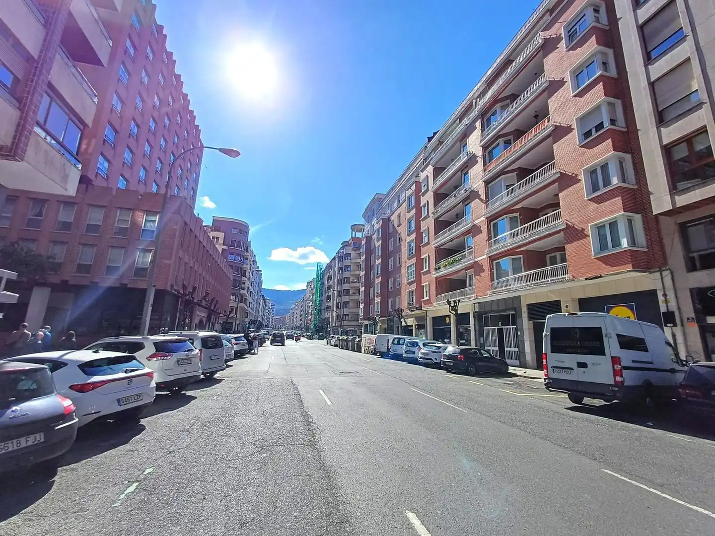 Vista exterior de Oficina en venda en Bilbao  amb Calefacció