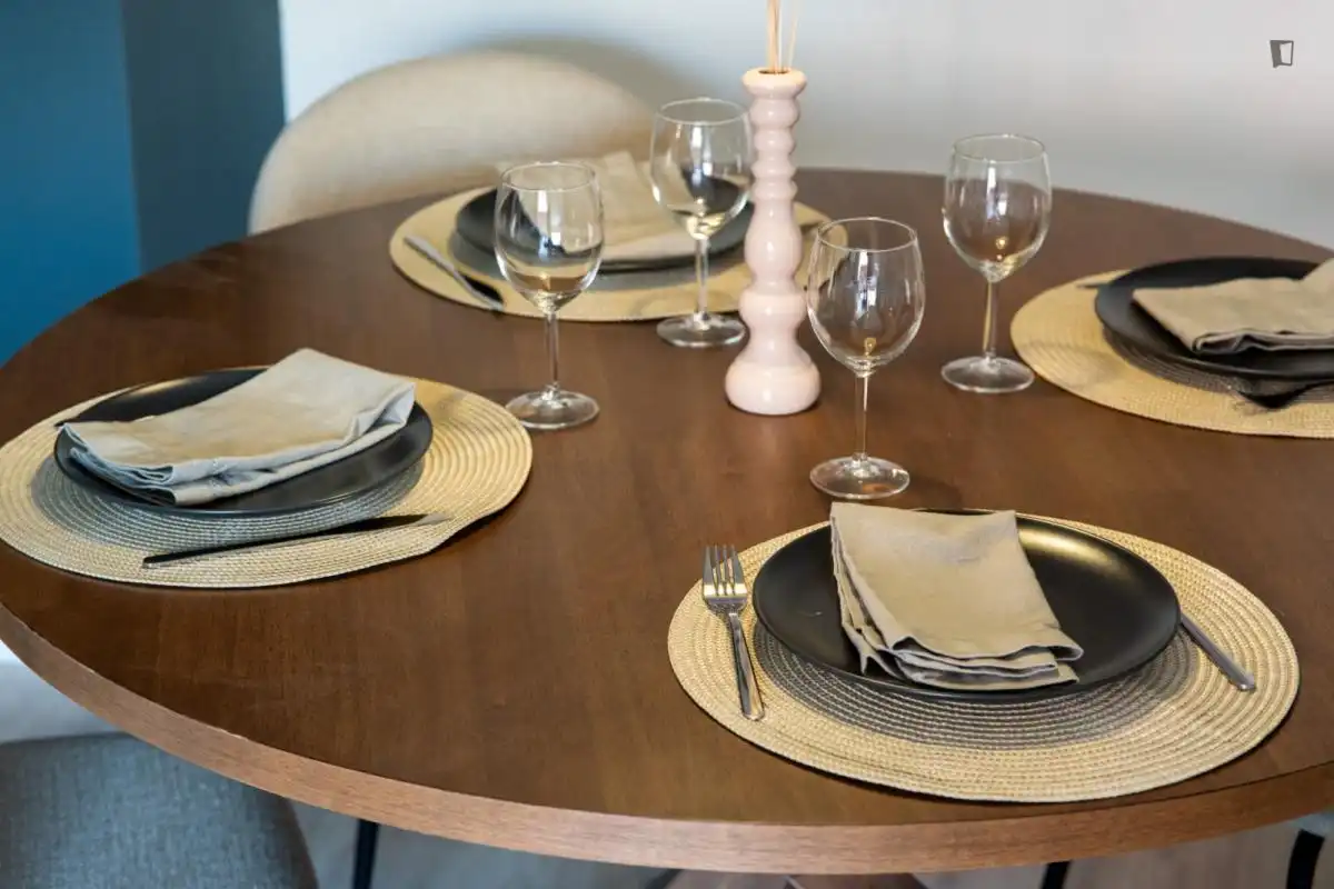 Comedor de Apartamento para compartir en Barcelona con Aire acondicionado, Calefacción y Amueblado