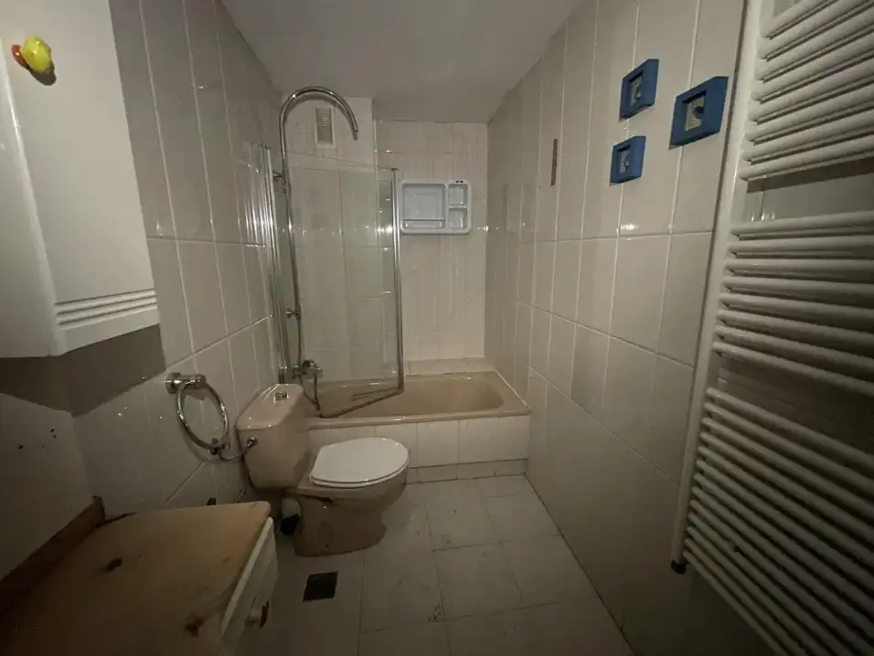 Baño de Piso en venta en Vigo  con Terraza