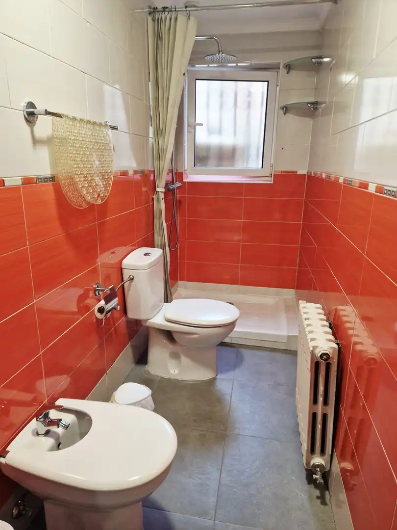 Baño de Casa adosada en venta en Soto del Barco con Calefacción y Terraza