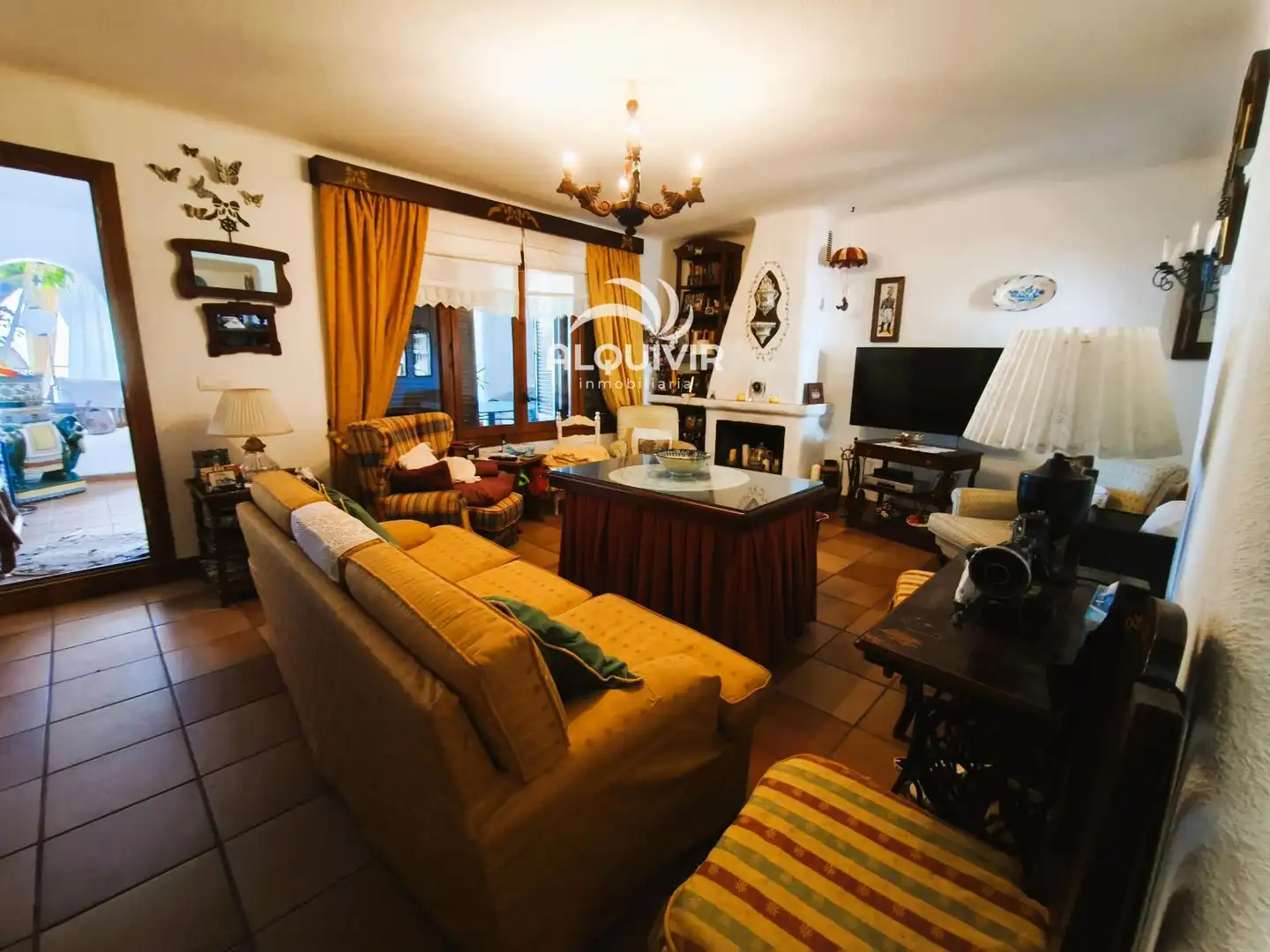 Sala d'estar de Casa adosada de lloguer en Almonte amb Jardí privat, Terrassa i Moblat