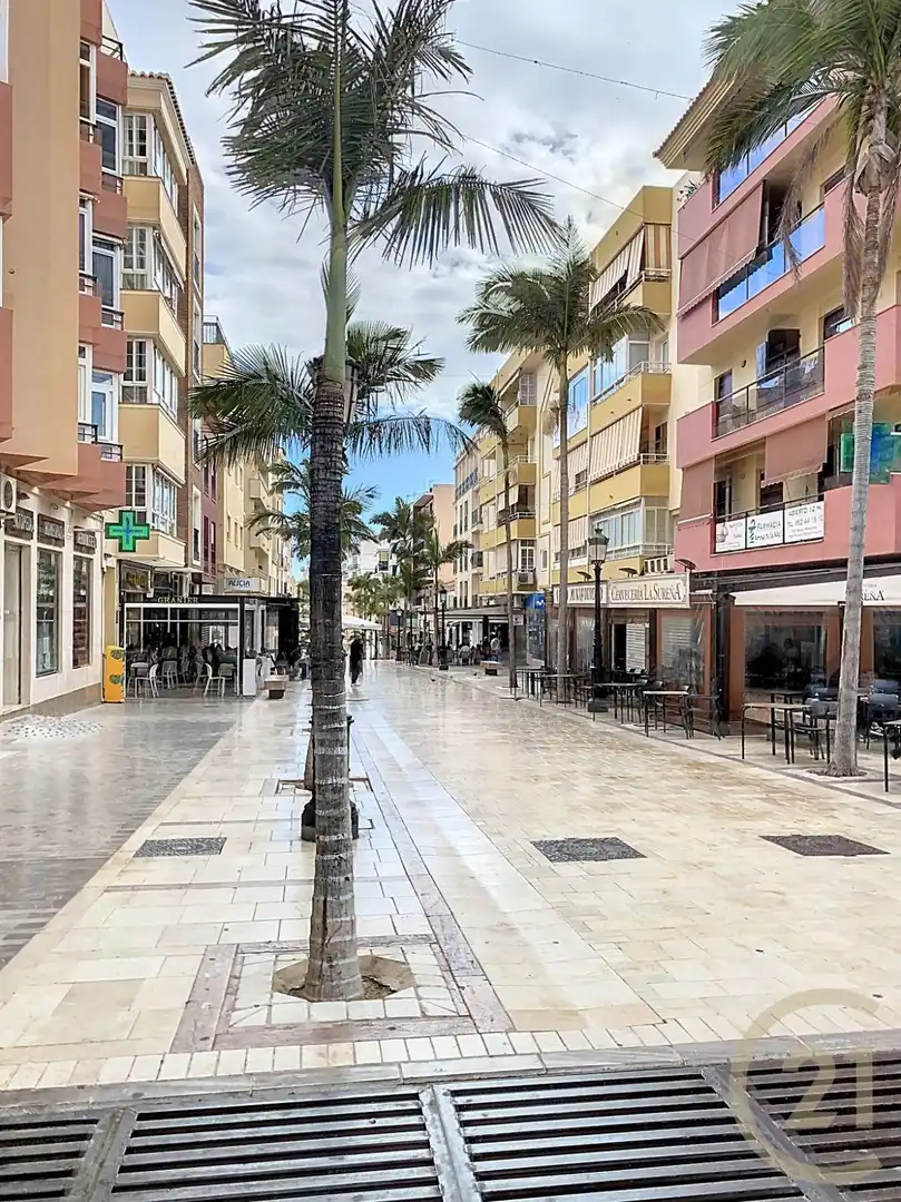Vista exterior de Local en venta en Benalmádena
