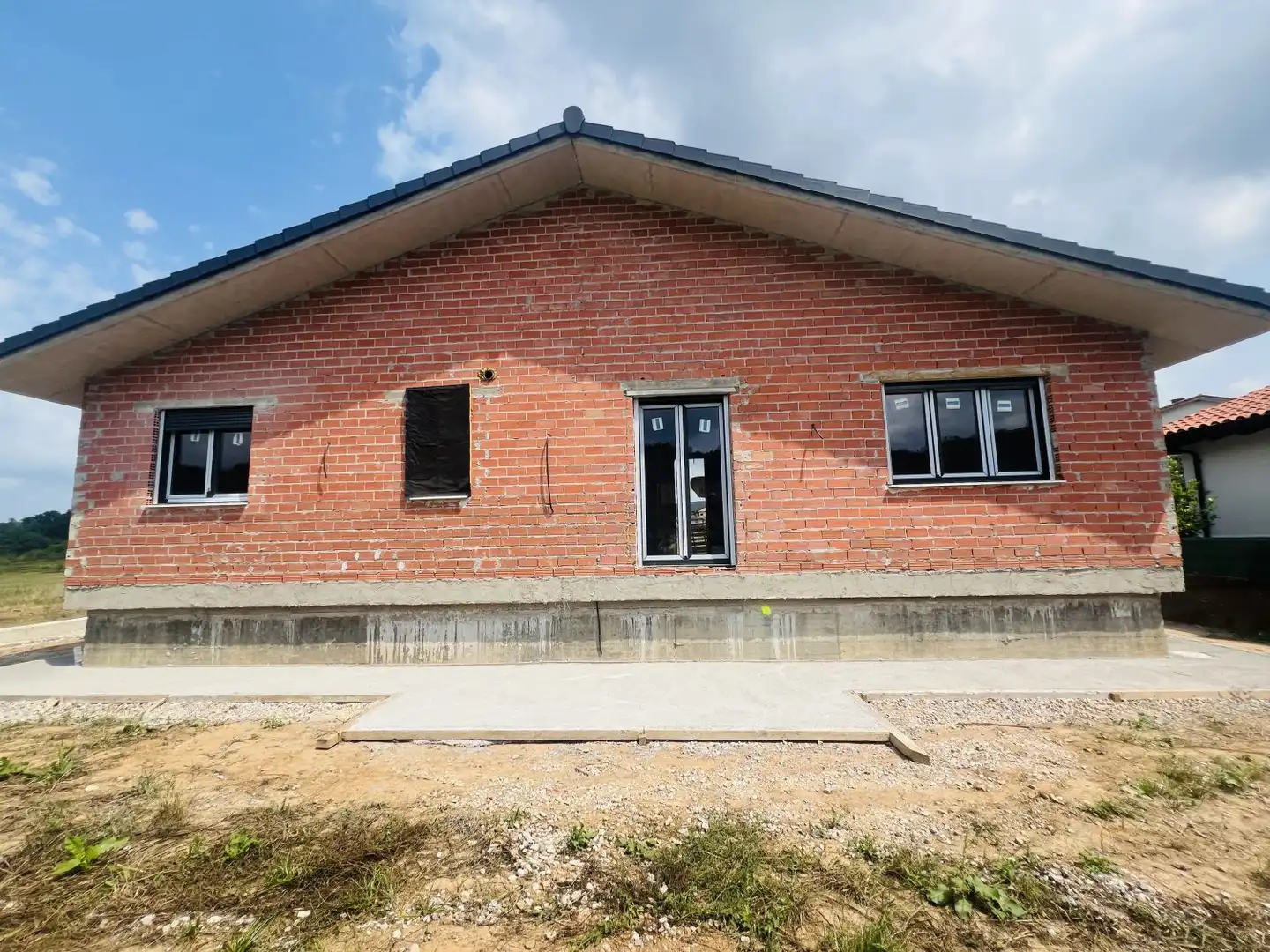 Außenansicht von Haus oder Chalet zum Verkauf in Voto mit Heizung und Abstellraum