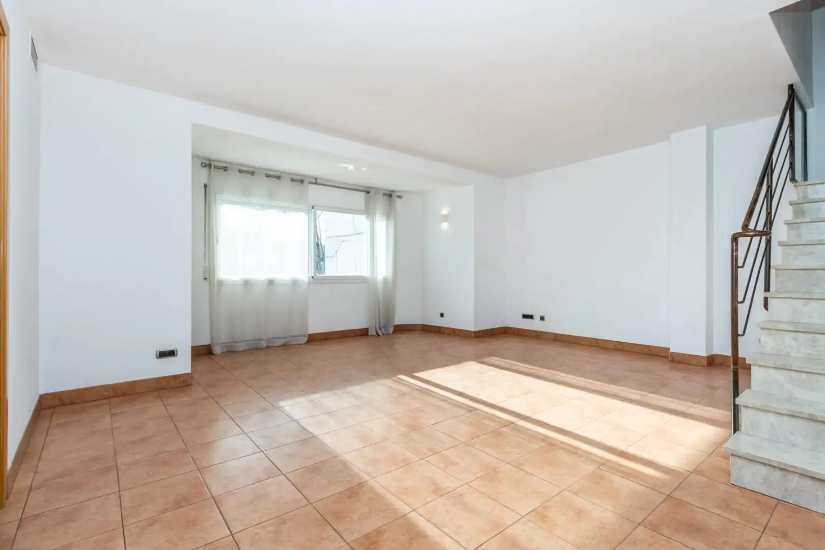 Living room of Attic for sale in Sabadell  with Air Conditioner, Heating and Terrace