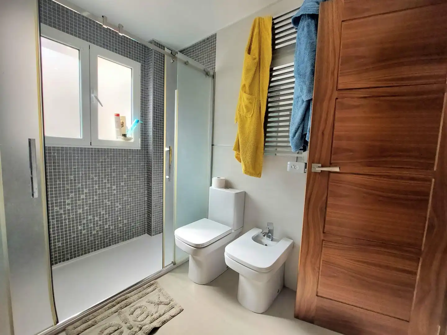 Badezimmer von Dachboden zum Verkauf in Águilas mit Klimaanlage, Heizung und Terrasse