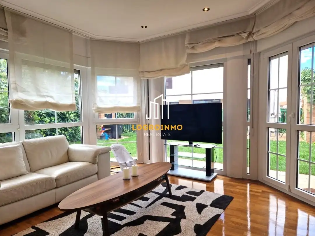House with pool for sale in Avda. Madrid, imagen 11