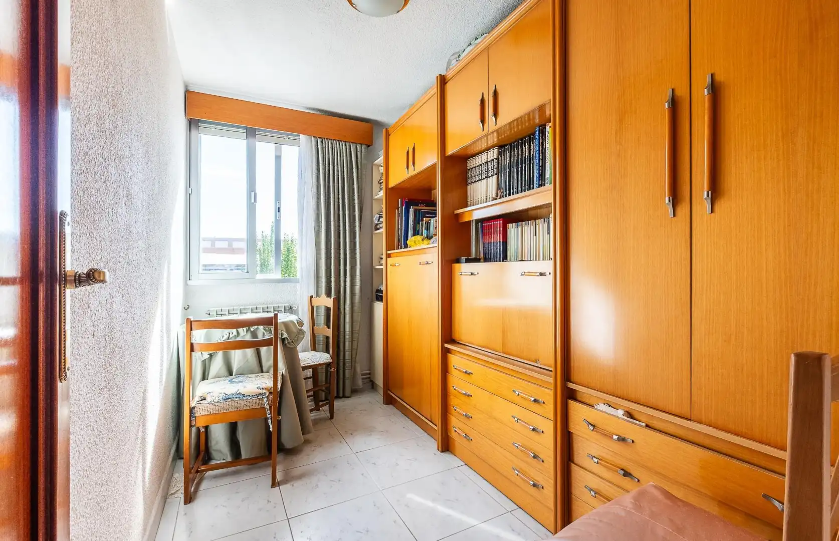 Habitación de Piso en venta en Madrid con Calefacción