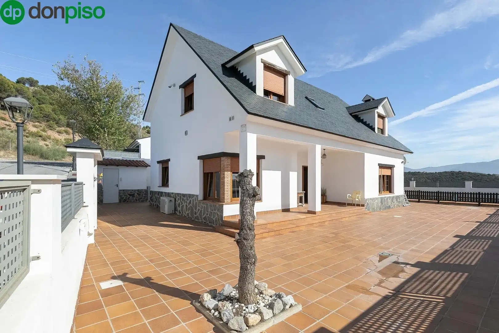 Exterior view of Houses for sale in Huétor de Santillán  with Heating, Private garden and Swimming Pool