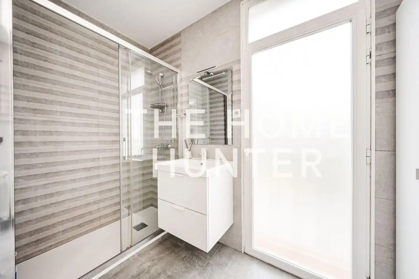 Bathroom of Flat for rent in Madrid  with Air Conditioner, Heating and Furnished
