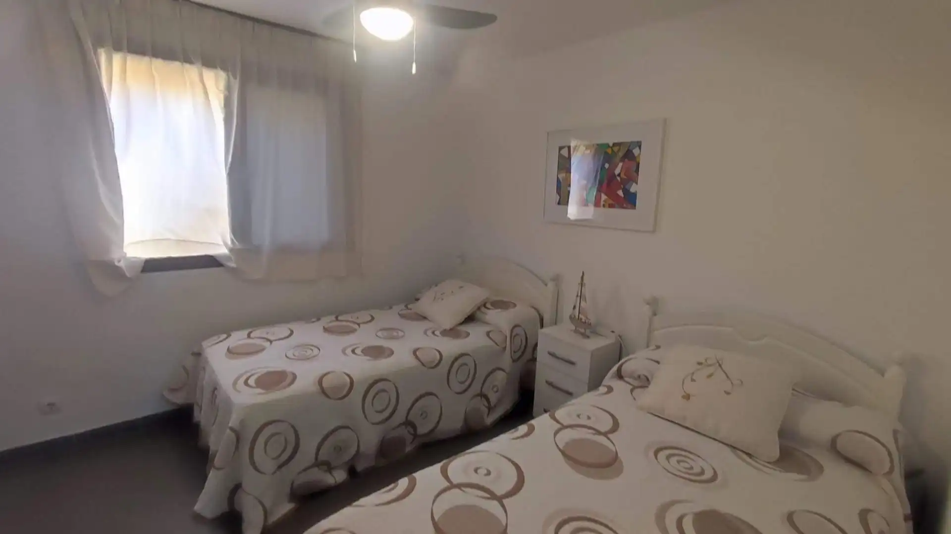 Dormitori de Apartament de lloguer en El Ejido amb Aire condicionat, Terrassa i Balcó