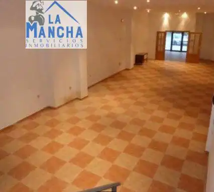 Local comercial en venda a Calle ignacio monturiol