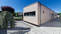 Vista exterior de Casa o xalet en venda en Simancas amb Aire condicionat, Calefacció i Jardí privat