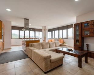 Sala d'estar de Casa o xalet en venda en Las Palmas de Gran Canaria amb Aire condicionat, Terrassa i Piscina