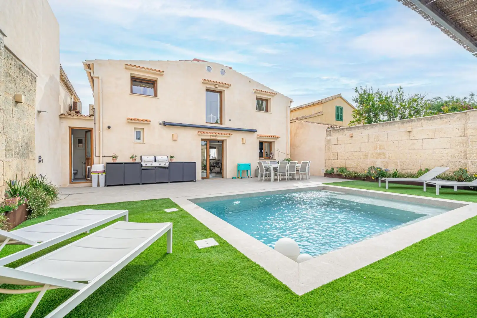 Swimming pool of Houses for sale in  Palma de Mallorca  with Air Conditioner, Heating and Private garden