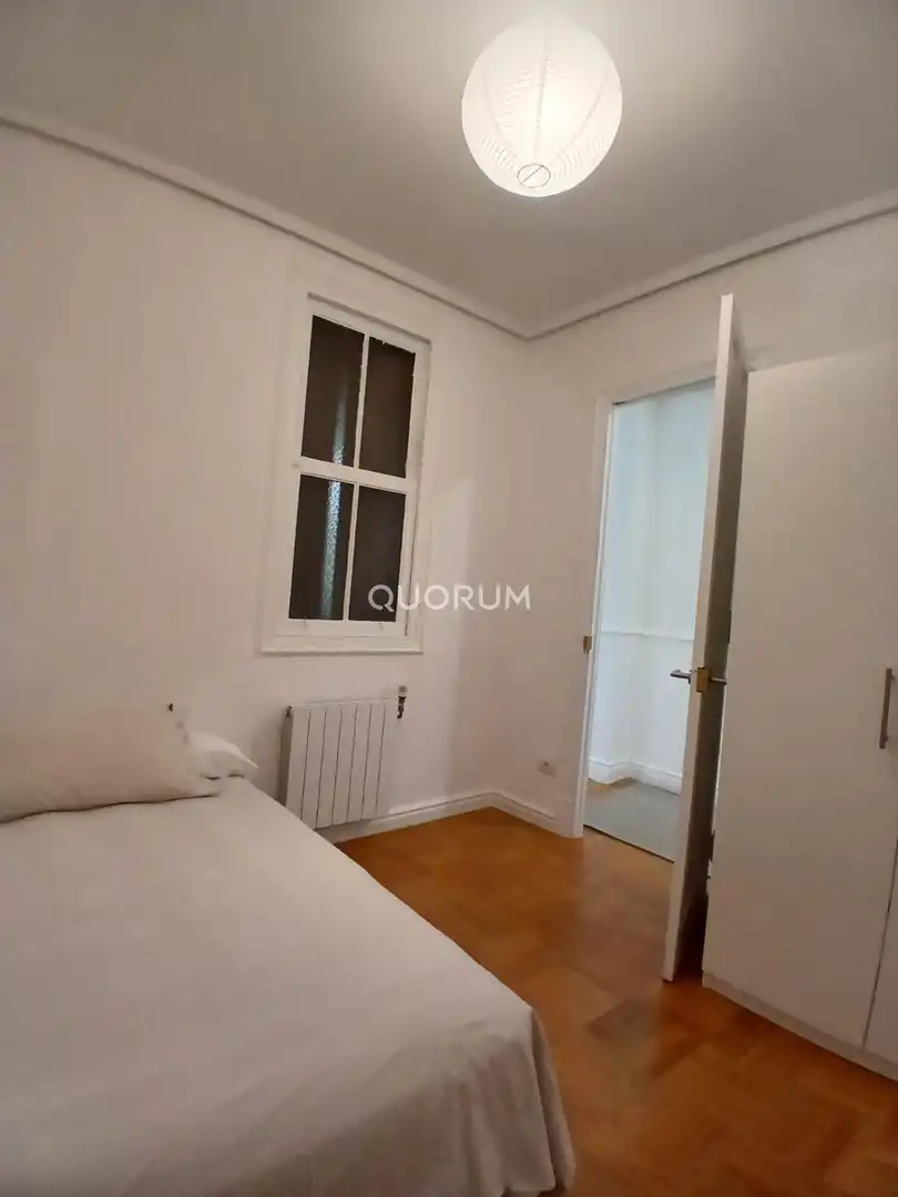 Habitación de Piso en venta en Bilbao  con Calefacción y Balcón
