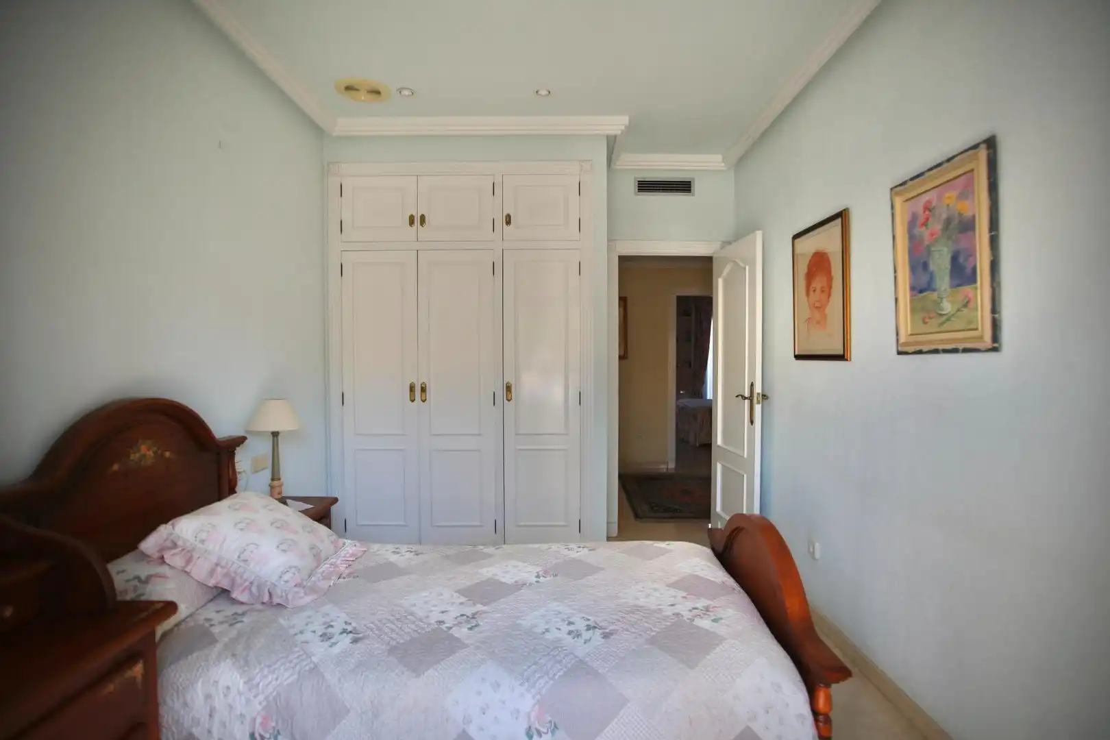 Dormitori de Casa adosada en venda en Elche / Elx amb Aire condicionat, Calefacció i Jardí privat
