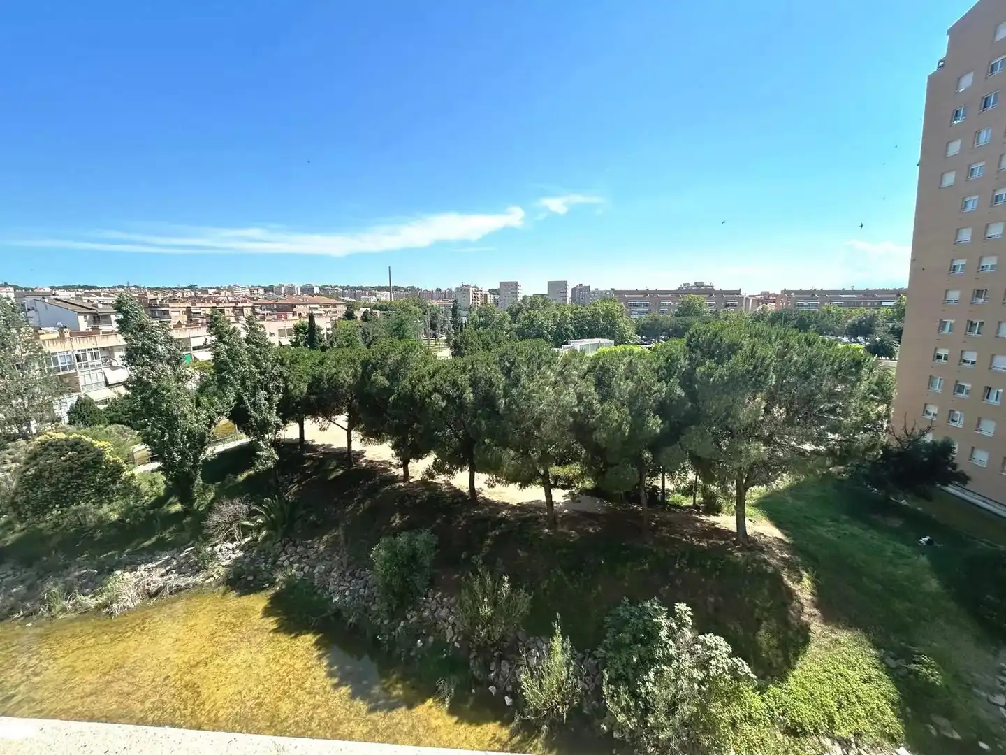 Außenansicht von Wohnung zur Miete in Girona mit Klimaanlage, Heizung und Parkett